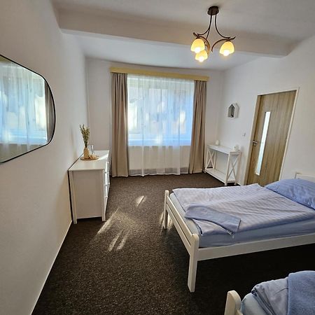 Rodinny Apartman U Kuby Chlumec nad Cidlinou Luaran gambar